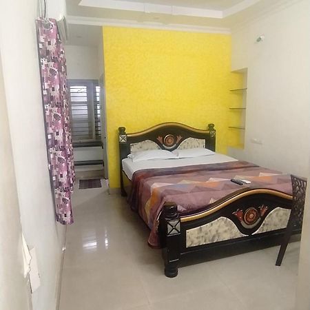 Kushi Homestay Guest House Visakhapatnam Exteriör bild